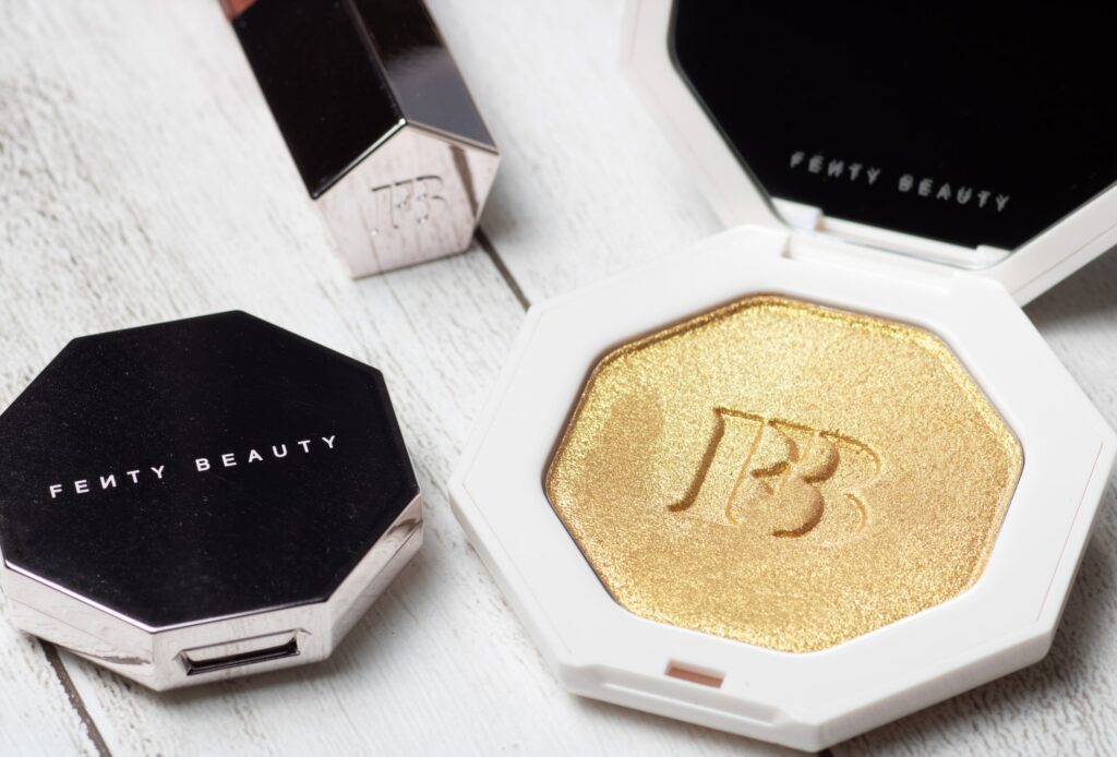 applying-powder-highlighter-by-fenty-beauty